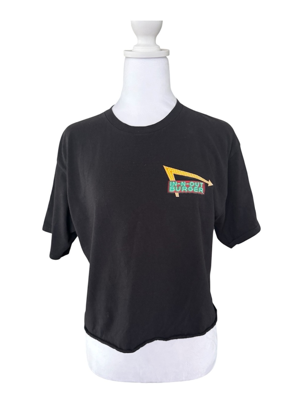 In-N-Out Burger Mike Rider 2020 California Sunset Cropped Tee Size M - Picture 3 of 9